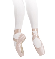 נעלי פוינט של המותג הצרפתי REPETTO